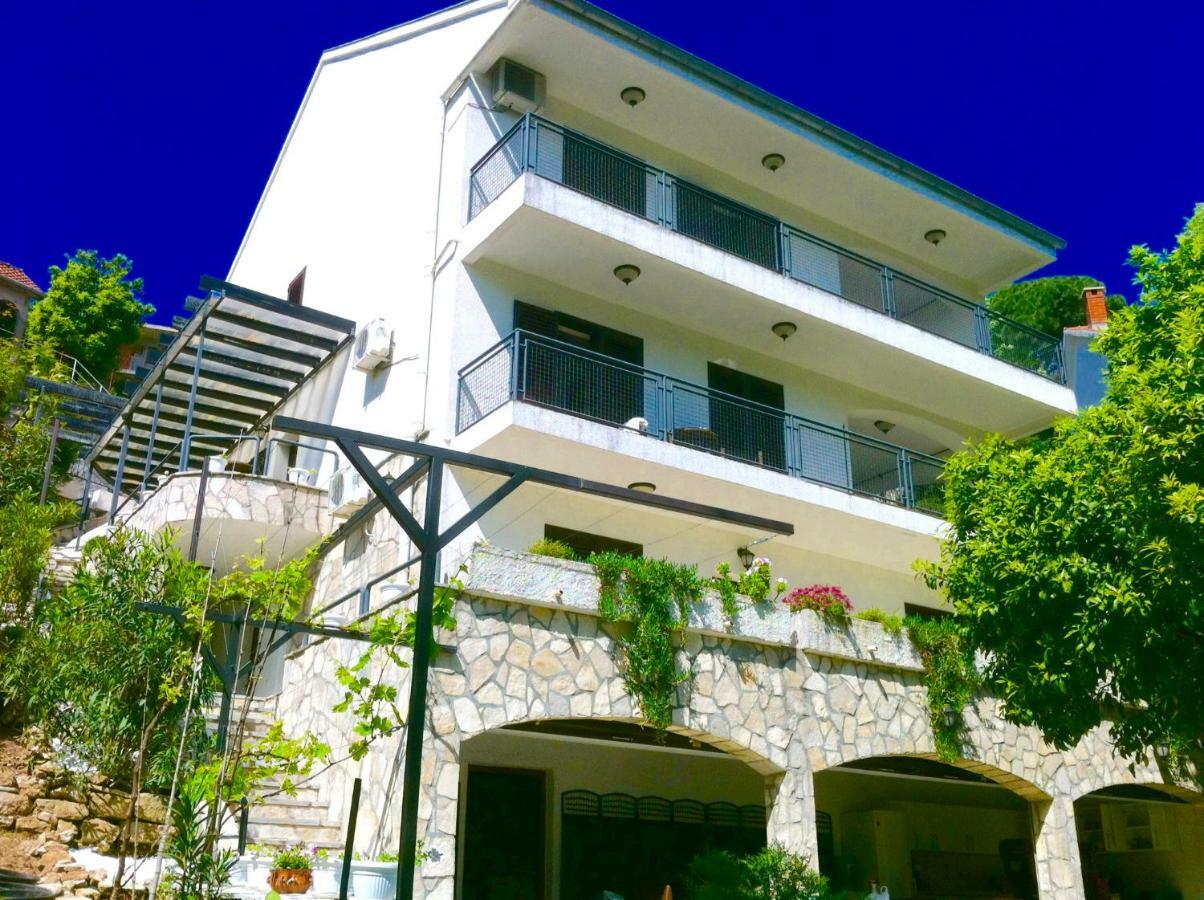 Villa Monte Boutique Apartments In Херцег Нови Екстериор снимка