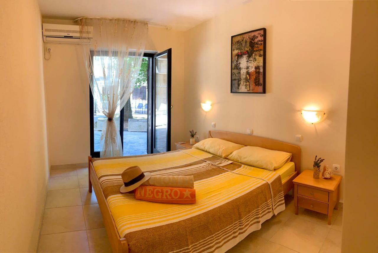Villa Monte Boutique Apartments In Херцег Нови Екстериор снимка